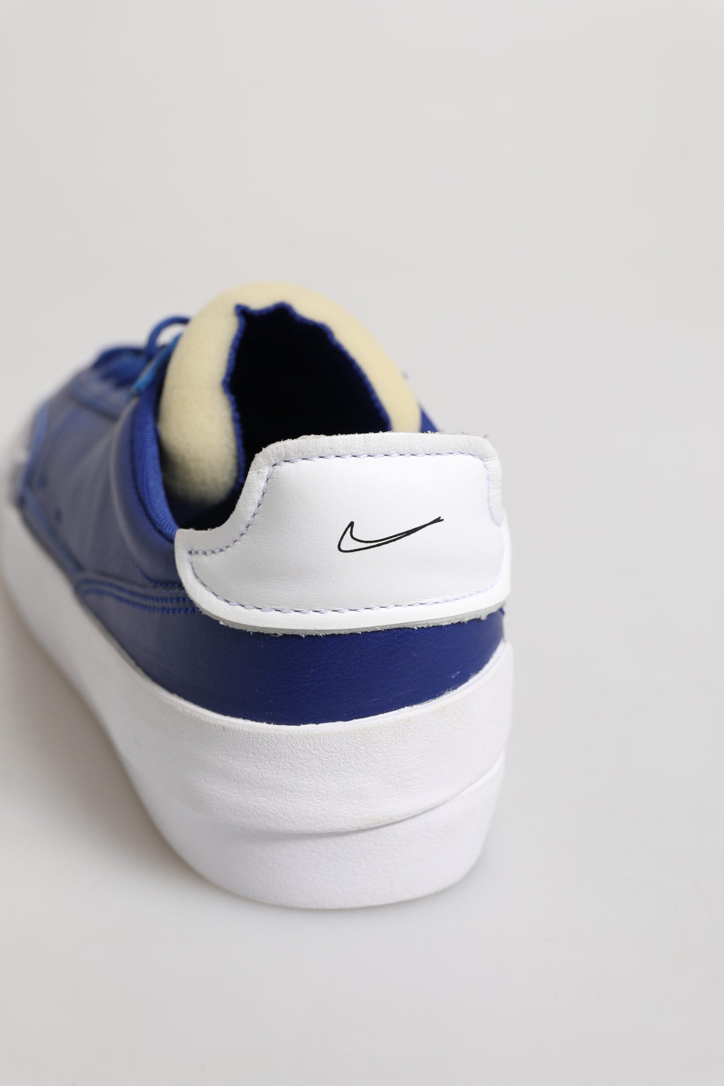 Nike White Blue Lace Up Low Top Drop-Type PRM Sneakers Shoes